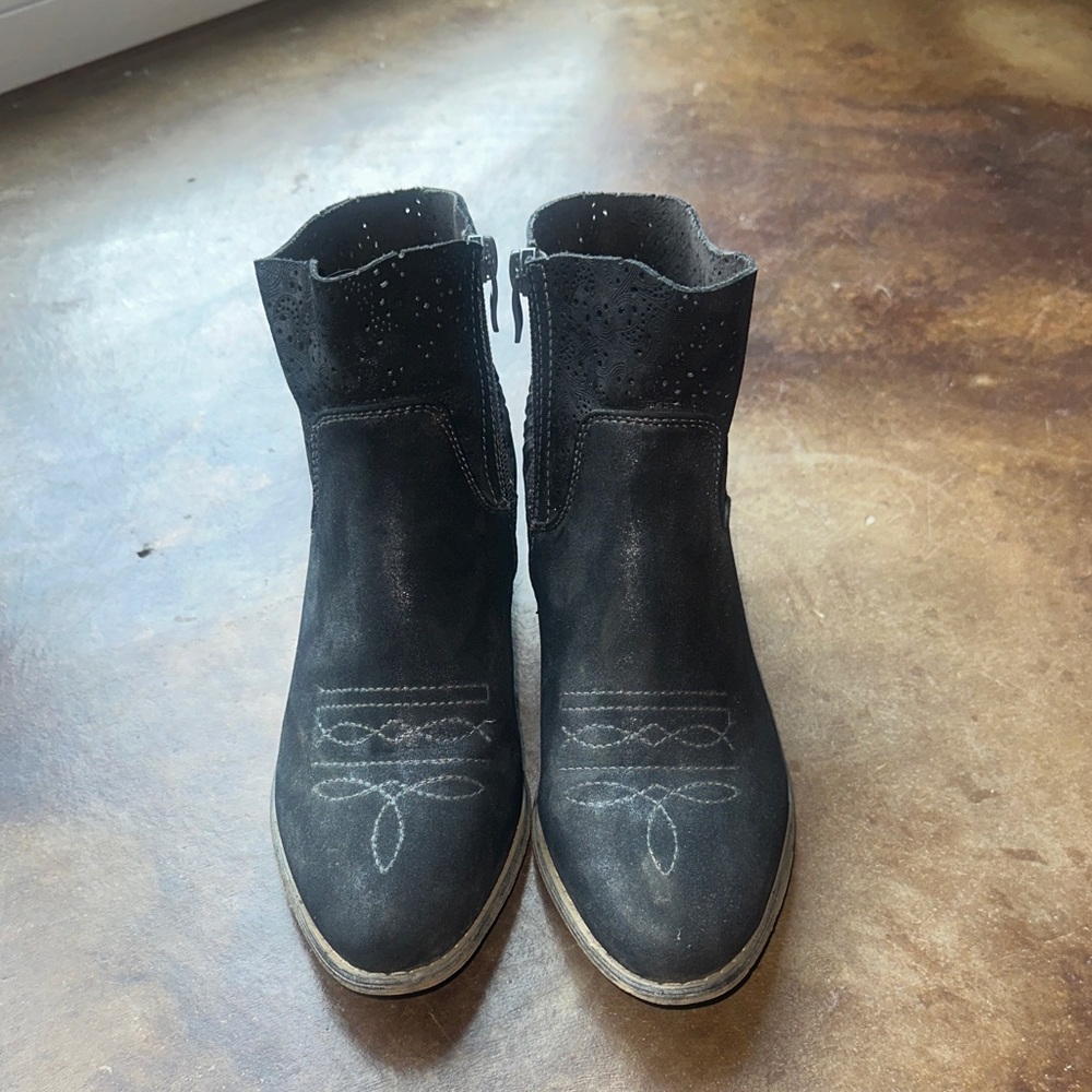 Stylish Black Ankle Booties for Women